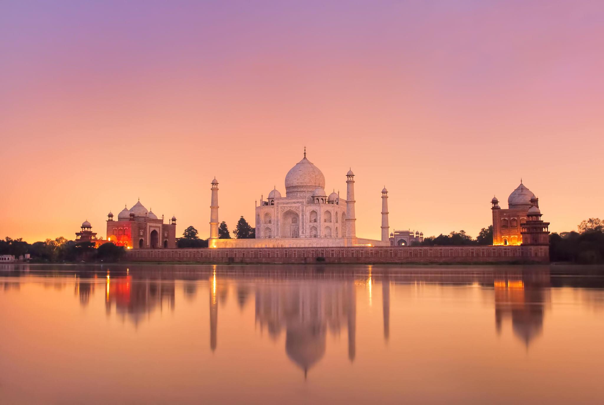 Unveiling the Magnificence: Taj Mahal’s Enchanting Riverside Location