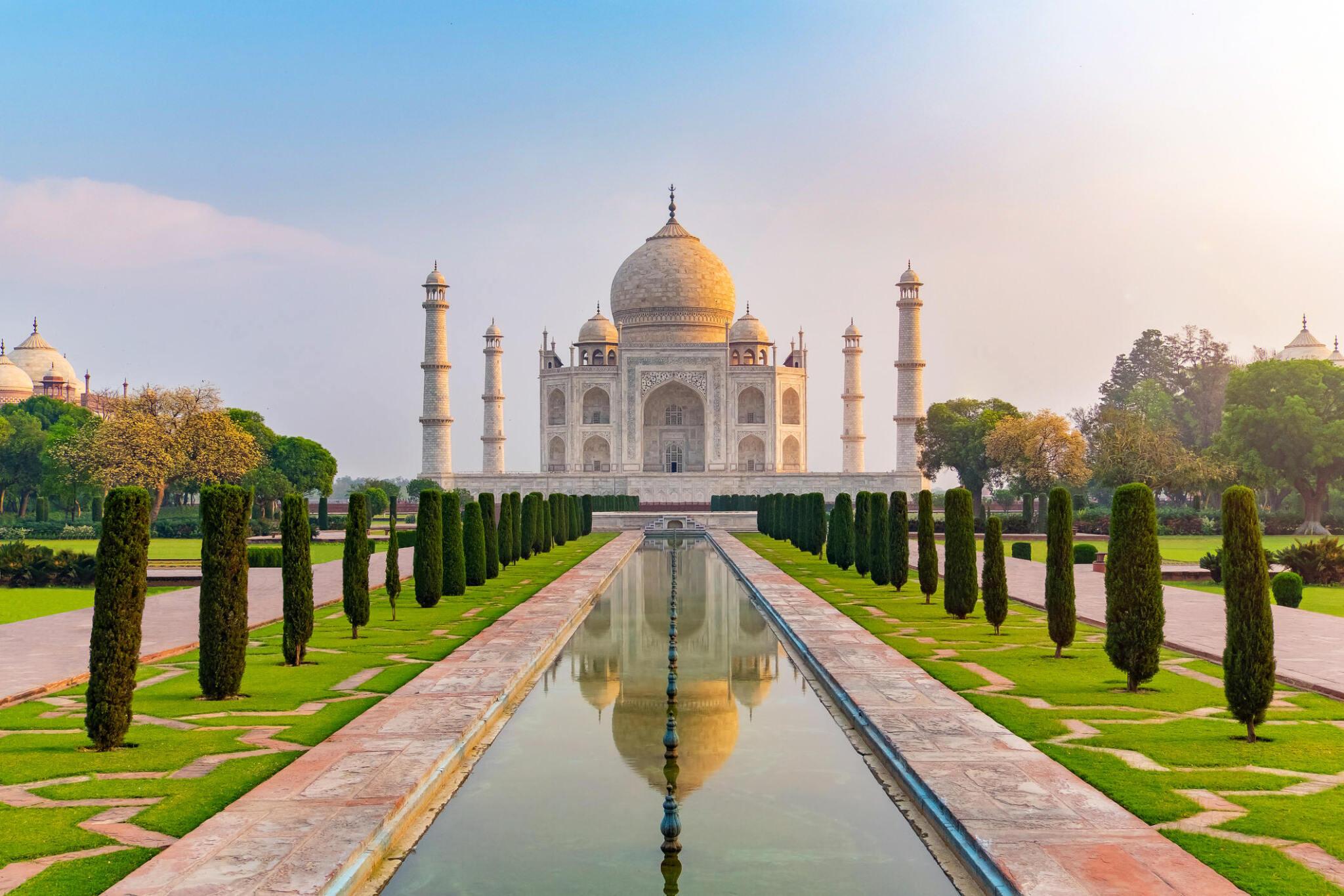 Unveiling the Journey: A Comprehensive Guide on How to Get from Mumbai to the Taj Mahal